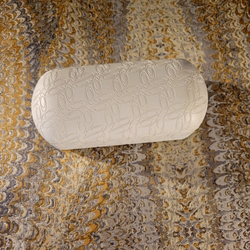Oakley Clamshell Hard Case Protective White Logo Embossed Excellent Condition